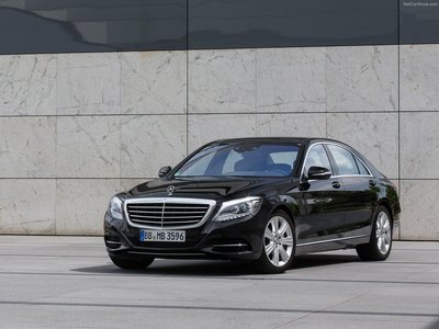 Mercedes Benz S500 Plug In Hybrid 2015 pillow