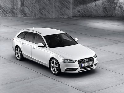 Audi A4 Avant 2013 poster
