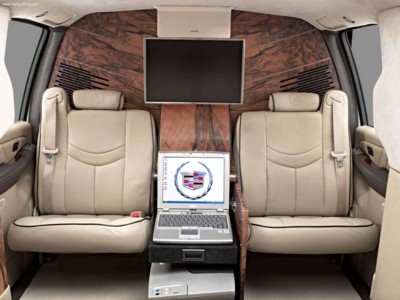 Cadillac Escalade ESV Executive Edition 2004 puzzle 510449