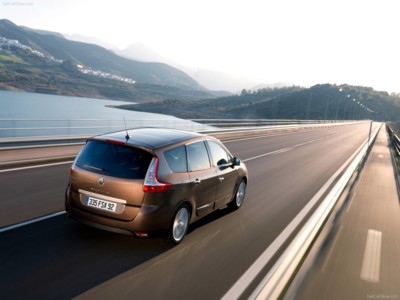 Renault Grand Scenic 2010 canvas poster
