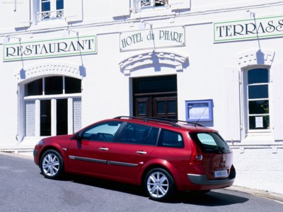Renault Megane II Estate 2003 poster #513617