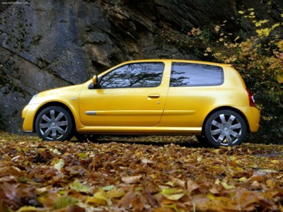 Renault Clio Renault Sport 2.0 16V 2004 Poster 514143