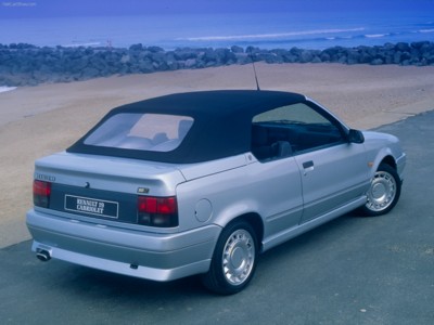 Renault 19 Convertible 16S 1991 poster #516133