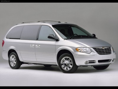 Chrysler Town and Country 2005 canvas poster
