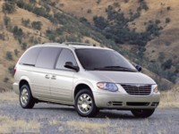 Chrysler Town and Country 2005 Poster 517325