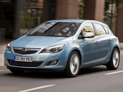 Opel Astra 2010 Poster 517767