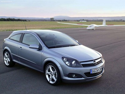 Opel Astra GTC with Panoramic Roof 2005 canvas poster