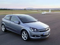 Opel Astra GTC with Panoramic Roof 2005 Mouse Pad 518631