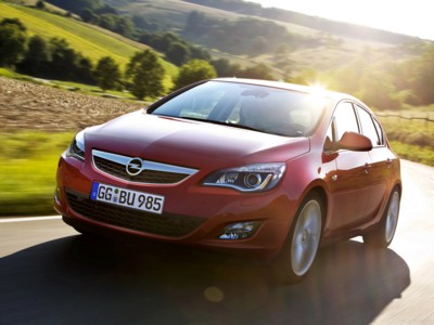 Opel Astra 2010 Poster 519259