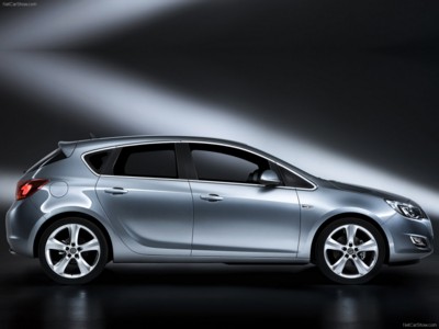 Opel Astra 2010 Poster 519333