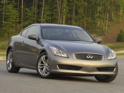 Infiniti G37 Coupe 2008 metal framed poster