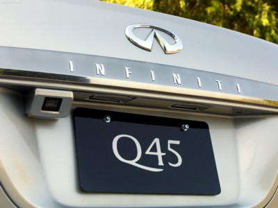 Infiniti Q45 2003 Poster with Hanger