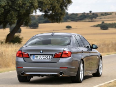 BMW 5-Series 2011 stickers 525579