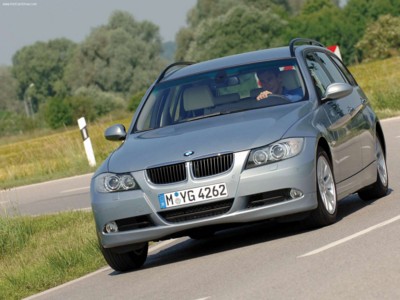 BMW 320d Touring 2006 Mouse Pad 525904