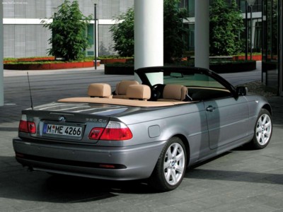 BMW 320Cd Convertible 2004 mouse pad