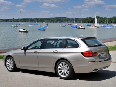 BMW 5-Series Touring 2011 Poster 525931