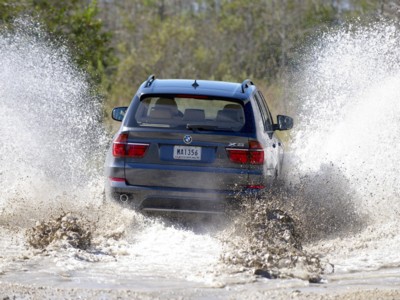 BMW X5 2011 puzzle 526398