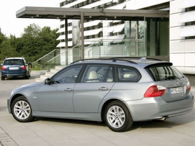 BMW 320d Touring 2006 Poster 526542