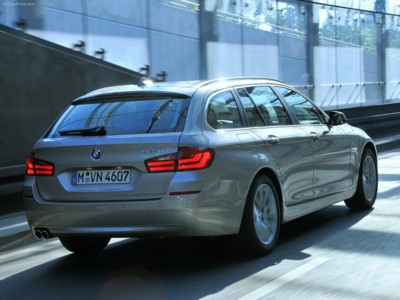 BMW 5-Series Touring 2011 Poster 527191