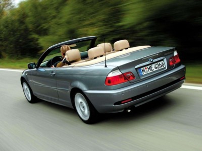 BMW 320Cd Convertible 2004 Mouse Pad 527301