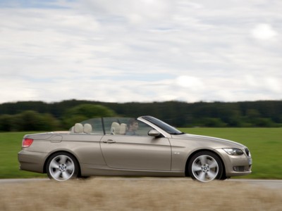BMW 335i Convertible 2007 Poster 527335