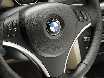 BMW 1-Series 5-door 2008 Poster 527666