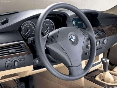 BMW 5 Series 2004 Mouse Pad 527735