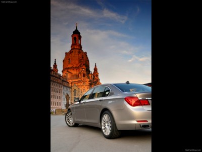 BMW 750Li 2009 Poster 528623