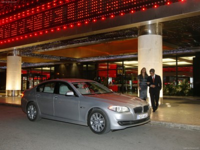 BMW 5-Series 2011 Poster 528695