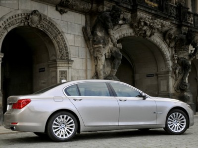 BMW 750Li 2009 Poster 528910