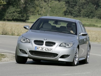 BMW M5 2005 Poster 529684