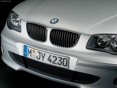 BMW 130i 2005 tote bag