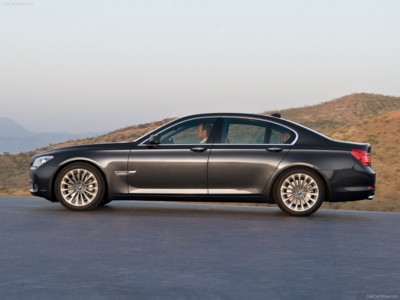 BMW 7-Series 2009 Poster 530744