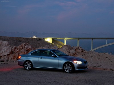 BMW 3-Series Convertible 2011 Poster 530783