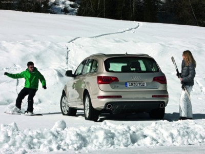 Audi Q7 2011 poster