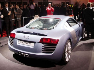 Audi Le Mans quattro Concept 2003 tote bag