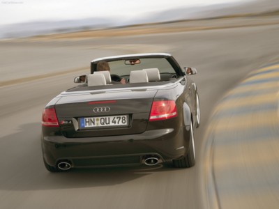 Audi RS 4 Cabriolet 2006 mouse pad