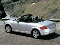 Audi TT Roadster 2002 Poster 531654