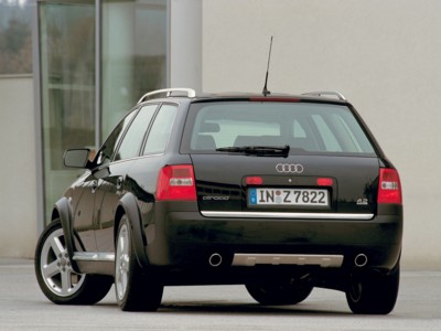 Audi allroad quattro 4.2 2002 Poster with Hanger
