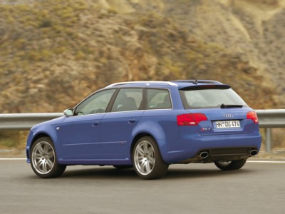 Audi RS 4 Avant 2006 Poster with Hanger
