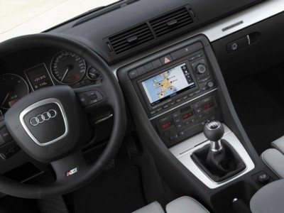 Audi S4 Avant 2005 poster