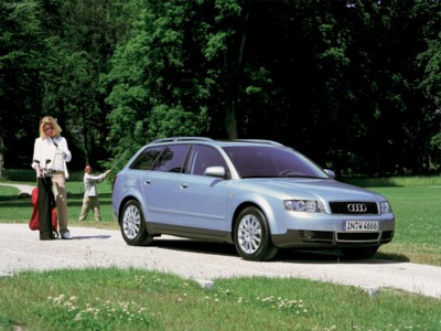 Audi A4 Avant 2001 Poster 532960