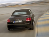 Audi RS 4 Cabriolet 2006 Mouse Pad 533075