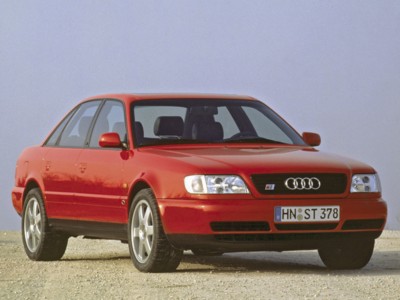 Audi S6 1995 tote bag