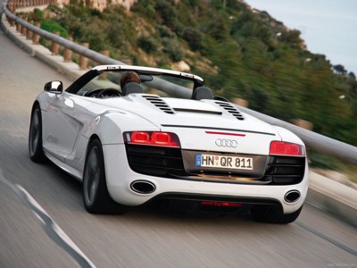 Audi R8 Spyder 5.2 FSI quattro 2011 puzzle 534800