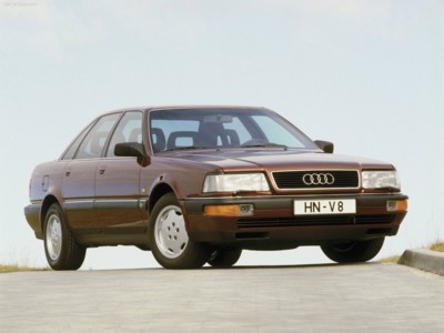 Audi V8 1988 tote bag