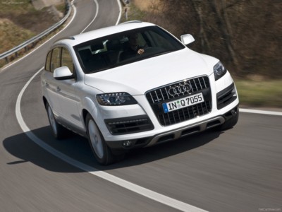 Audi Q7 2010 Poster 535341