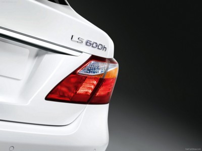 Lexus LS 600h 2010 poster