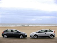 Citroen C4 Coupe with Panoramic Sunroof 2005 Poster 541386