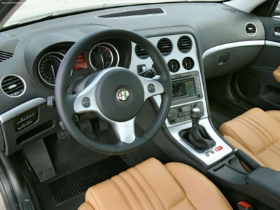 Alfa Romeo 159 2005 mug